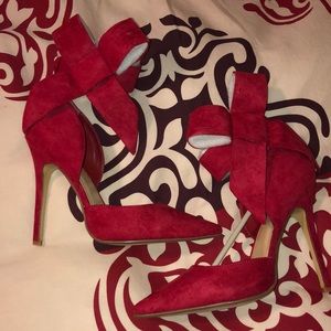 🔥Pointed toe Red Bow Heels